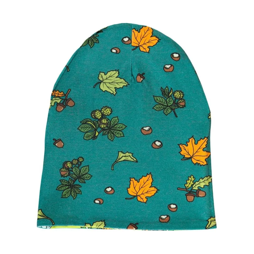 Reversible beanie with badger, fox and Fall leaves Pear Green