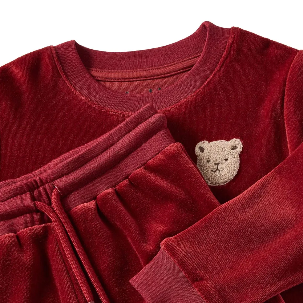 Robin Velour Set med Bear Patch i Merry Red