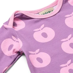 Ulm Långärmad Babydräkt Med Äpplen Lila Purple Iris